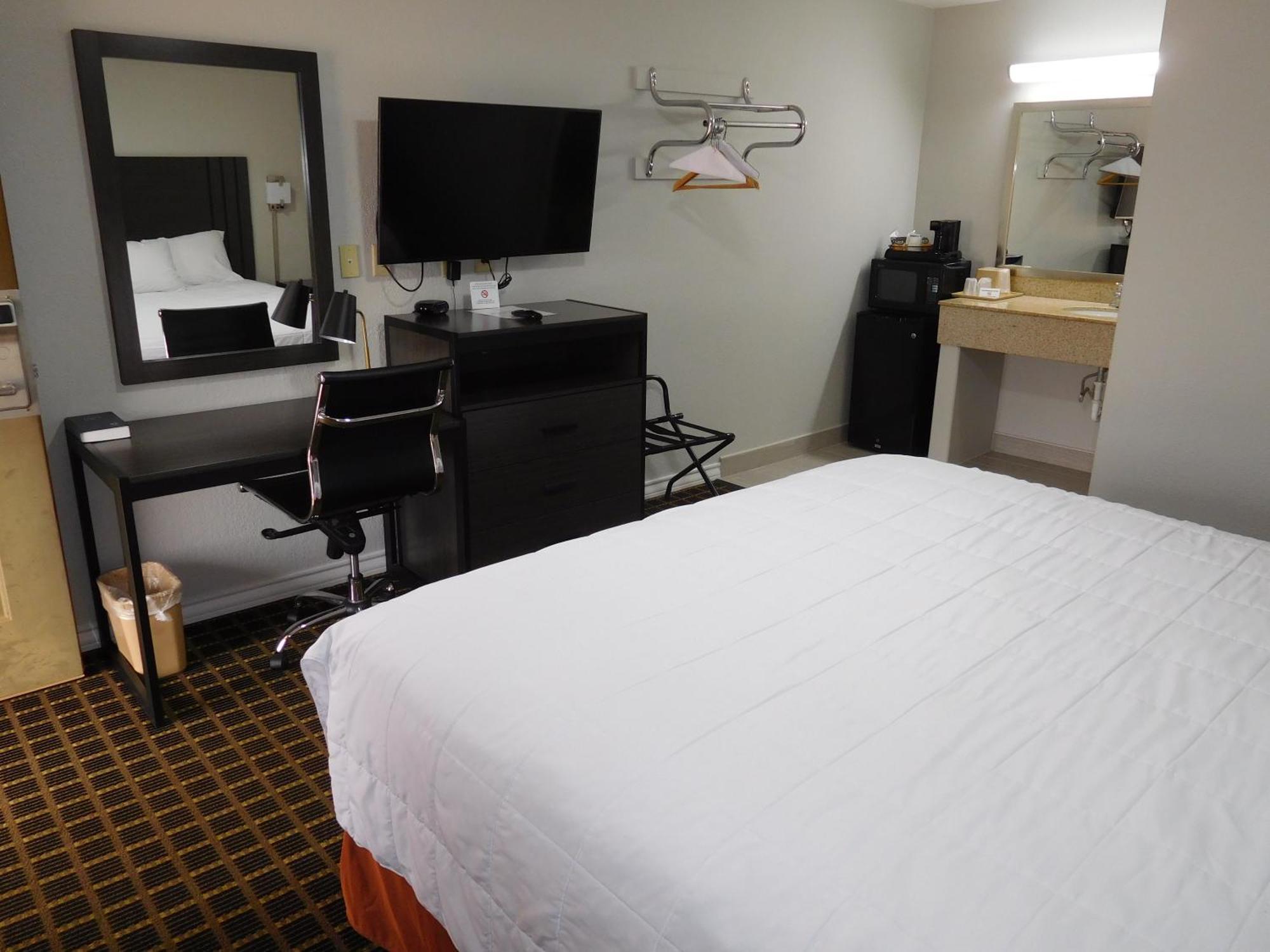 Stamford Deluxe Inn מראה חיצוני תמונה
